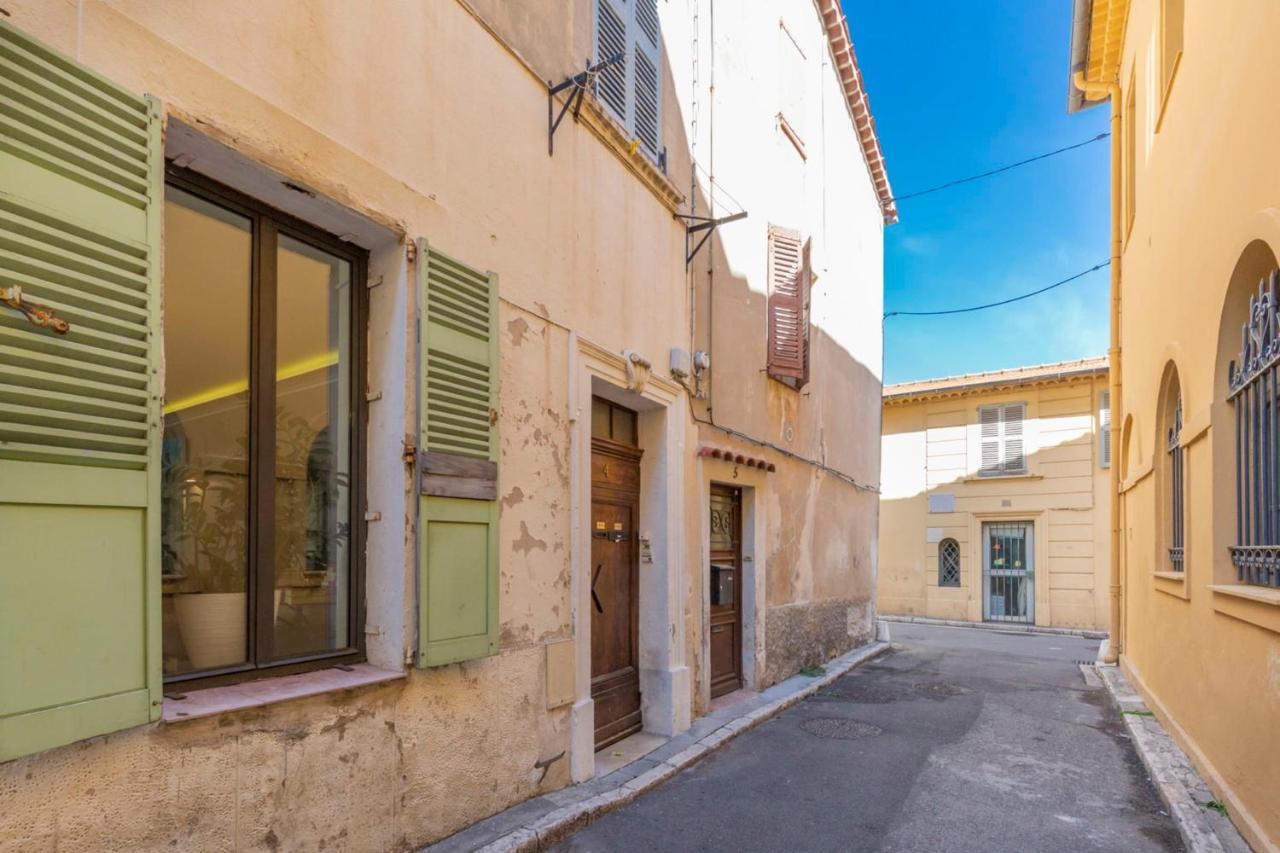 Place Amiral Barnaud Antibes Exterior photo